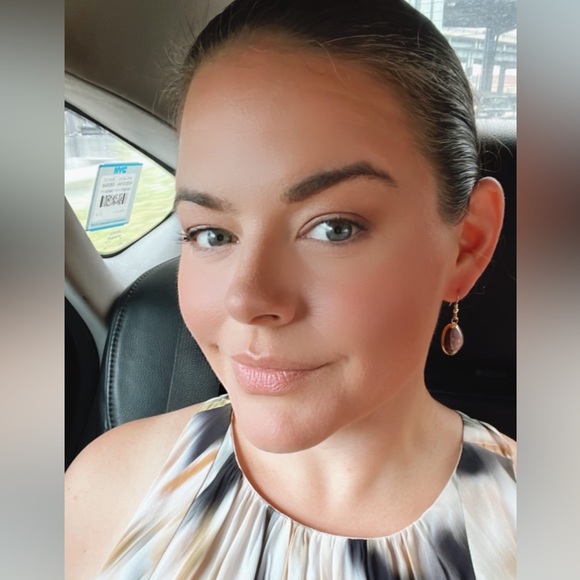 Meet your Posher, Jaclyn - Picture 1 of 1